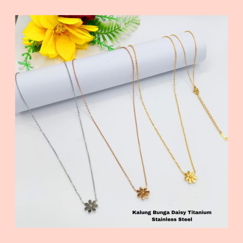 Kalung Wanita Titanium Motif Bunga Daisy Stainless Steel