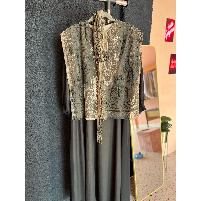 Gamis ceruty kombinasi brokat tile