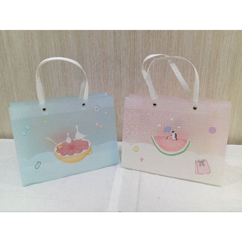 

TAS MIKA TRANSPARAN UK 33X25/TAS LUCU MIKA TRANSPARAN /SHOP BAG KADO