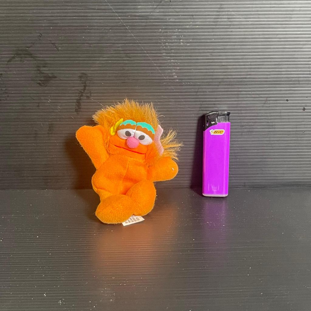 Boneka Plushie MCD Zoe Sesame Street