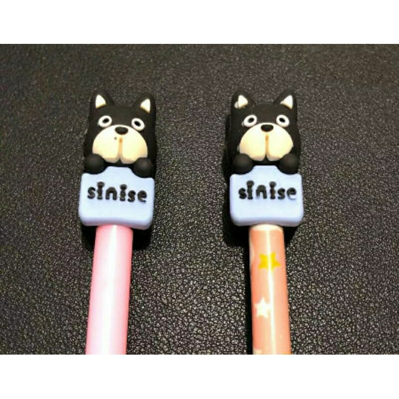 

JUALAN WHOLESALE AKSESORIS PENSIL PENCIL PEN PENA BOLPOIN BALLPOINT MOTIF KARAKTER CHARACTER ANJING DOGGY DOGY DOGGI SINISE LUCU IMUT CUTE GEMAS GEMES