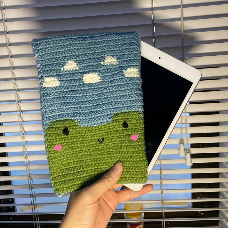 Cute Frog iPad Case Rajut | Pixel Crochet | Case HP Rajut | iPhone Case rajut