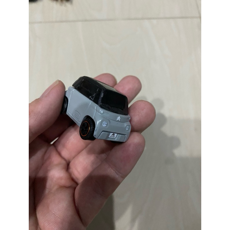 diecast model serupa wuling liatrik air ev