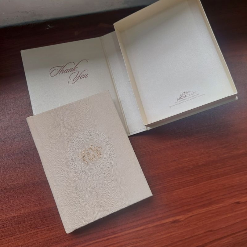 

BUKU MEMO NOTE NOTEBOOK BUKU CATATAN EX SOUVENIR KUALITAS BAGUS HARD COVER BAHANNYA KAYA BLUDRU ADA BOX TEMPATNYA
