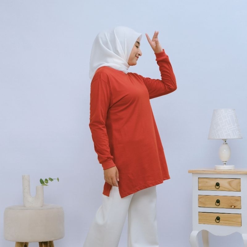 YIAHZAA Kaos Tunik Polos Lengan Panjang Wanita Muslimah Ukuran Jumbo Combed24