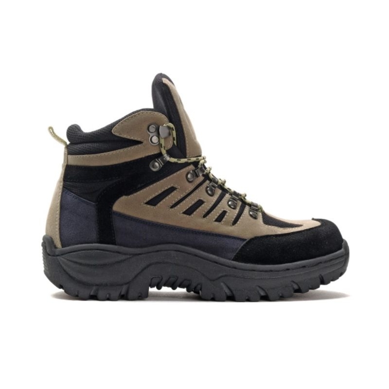 Country Boots cude hiking brown adventure