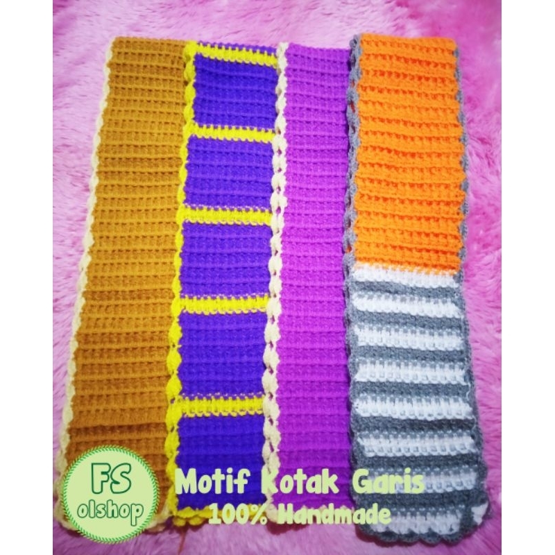 Syal Motif Garis Kotak