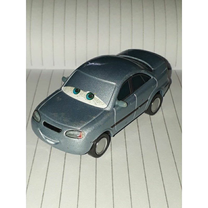 Disney Pixar Cars karakter Tokyo mater ( kalo ngga salah )