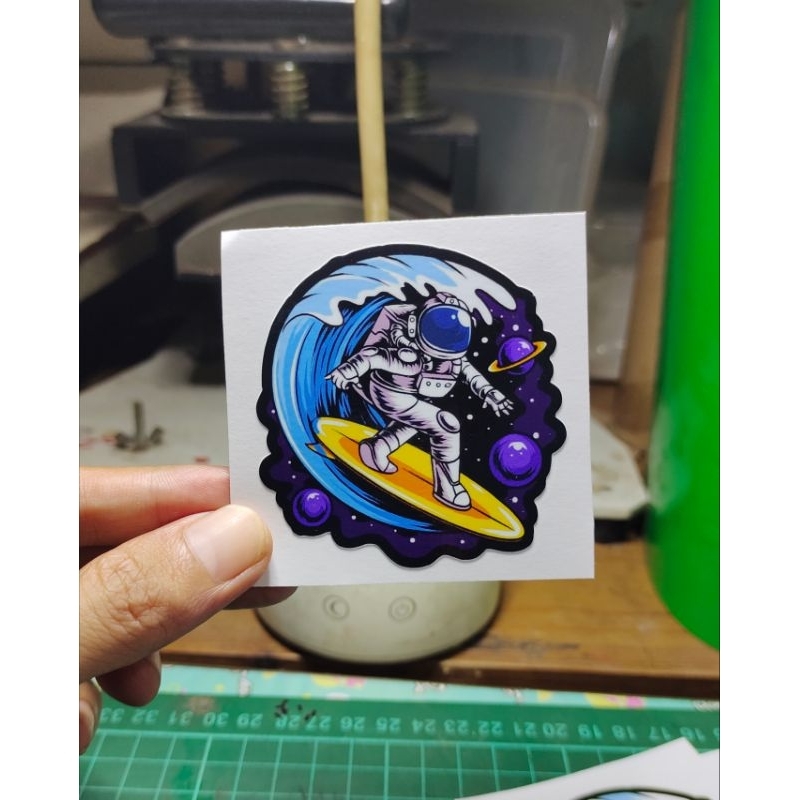 

stiker print astronot berselancar sticker keren