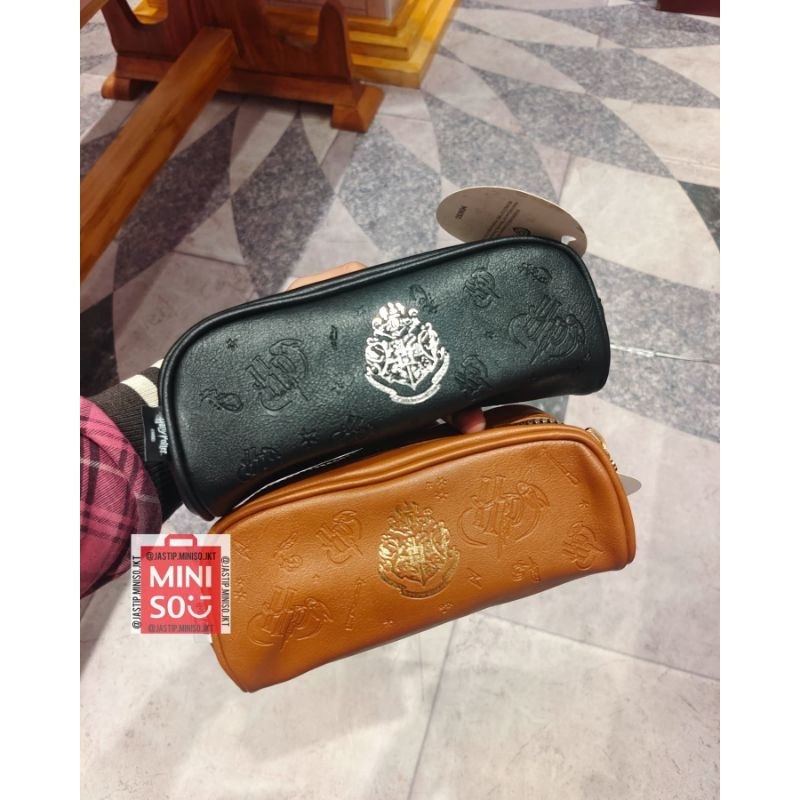 

MINISO x HARRY POTTER Embossed Gold Stamp Stationary Case / Kotak Pensil HARRY POTTER Collection (BLACK / BROWN)