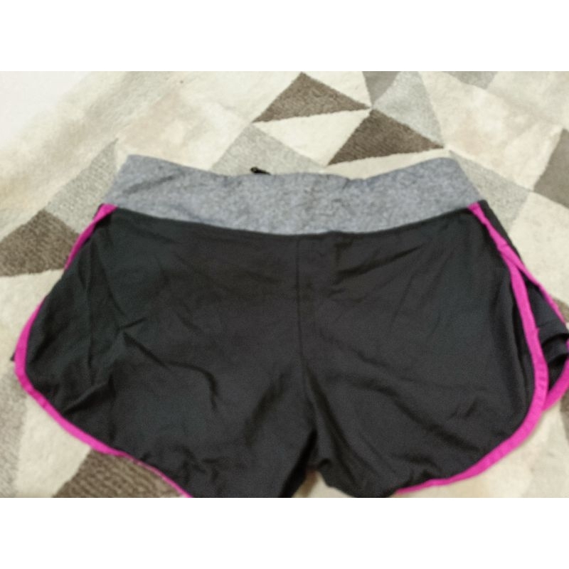 celana pendek olahraga preloved