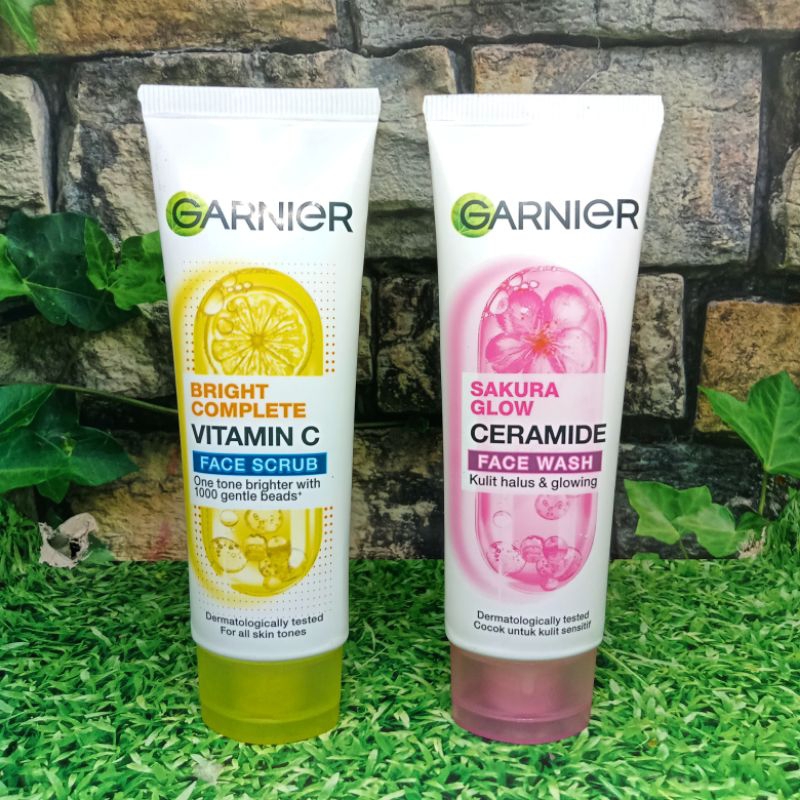 GARNIER Face Scrub Bright Complete / Facial Foam Sakura Glow Bpom