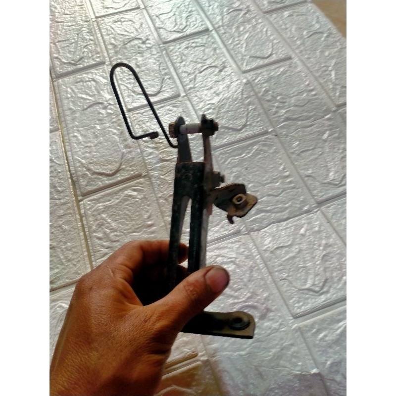 dudukan lampu/ braket panel lampu beat fi 2013