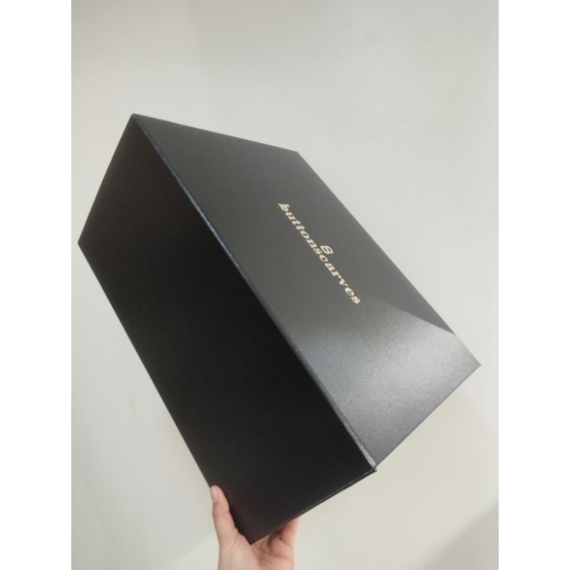 

Black Box Bag Buttonscarves Large