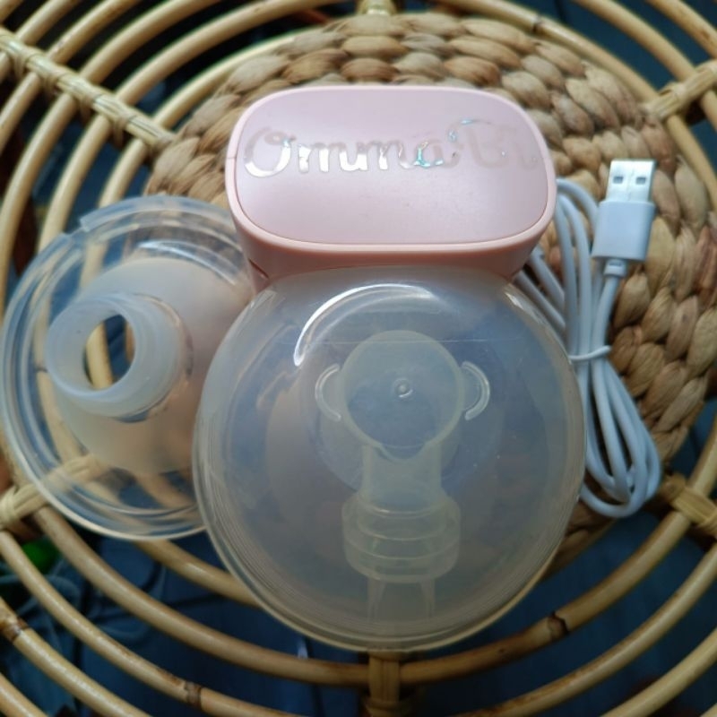 Pompa ASI Handsfree Ommabi pink seri pertama