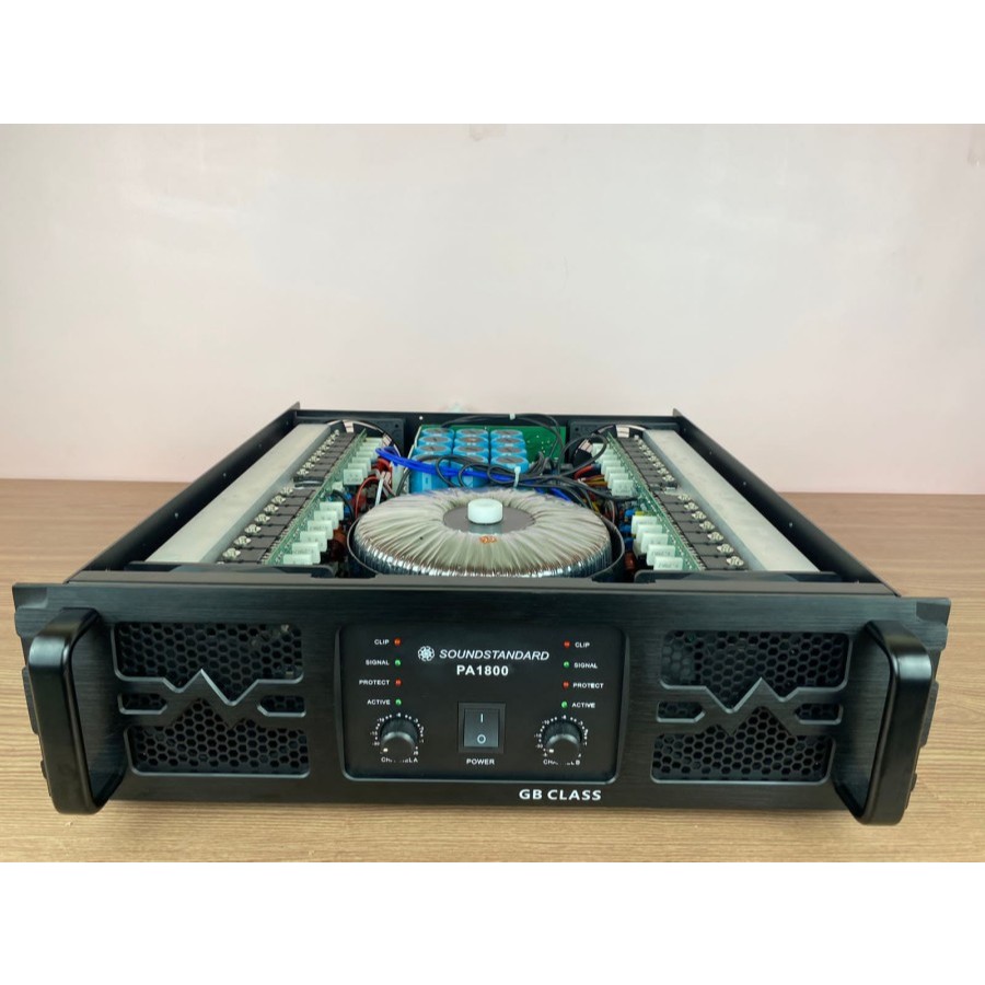 POWER AMPLIFIER SOUNDSTANDARD CLAS GB PA1800 /PA-1800 / PA 1800