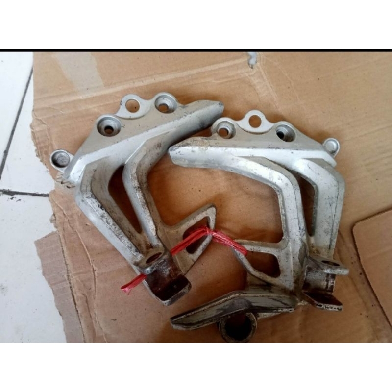 fustep step bagian belakang Jupiter z robot thn 2010 original copotan motor siap pakai no minus