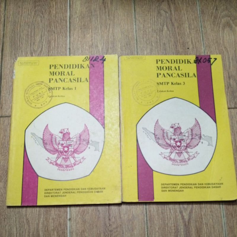 buku PMP jadul , tingkat SMTP , tercantum tahun 1983. koleksi