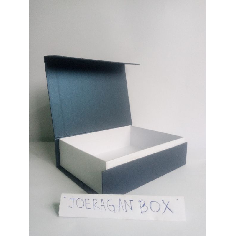 

Kotak Kado / GiftBox / Box Hampers / Hardbox / Kotak Parcel / Box Hantaran / Box Costume