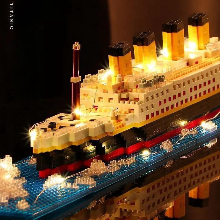 Murah Gembira  Lele Toys 1878PCS Blok Bata Mini Model Kapal Pesiar Titanic Model Kapal Pesiar DIY Ma