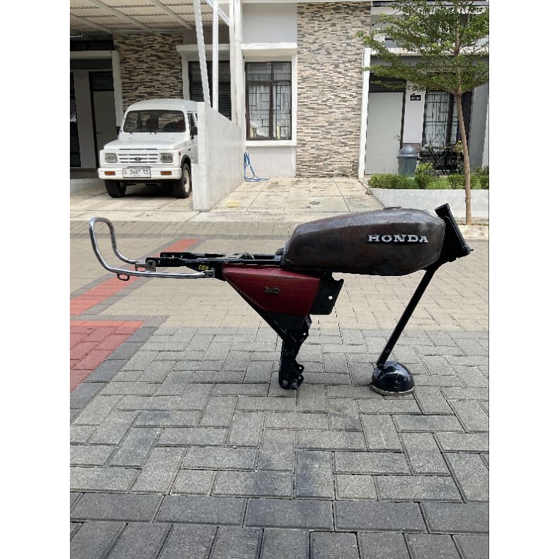 rangka set bodi cb100n