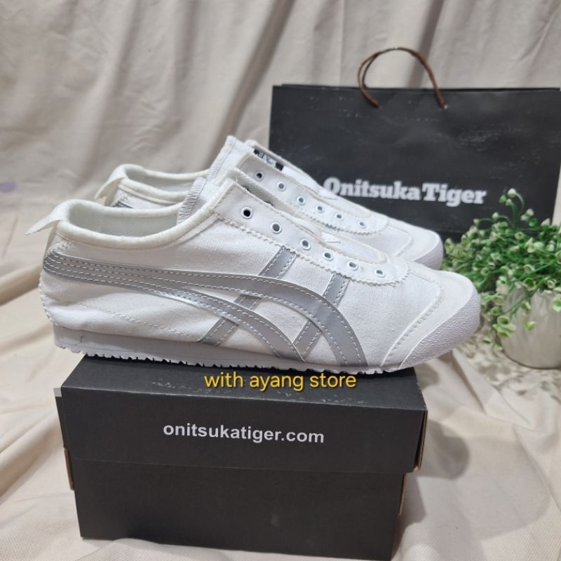 Sepatu Onitsuka Slip On Kanvas White Silver