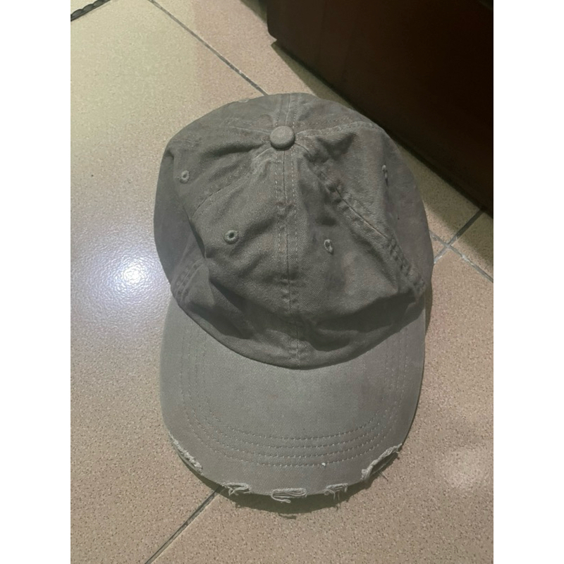 Topi Zara Cap distressed