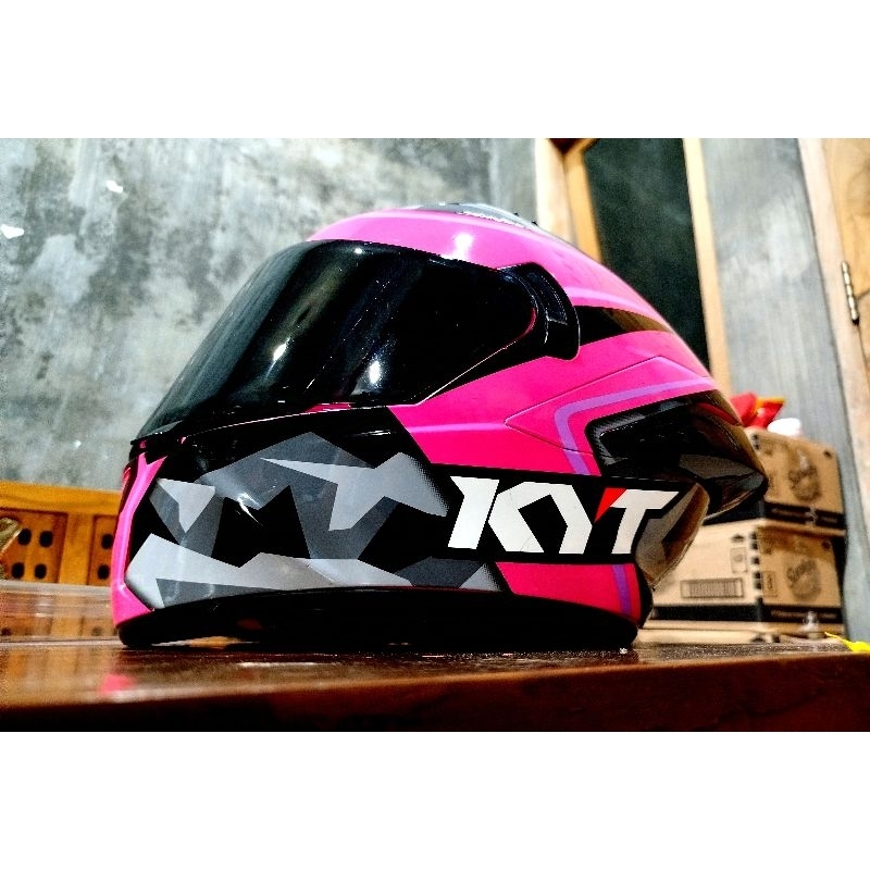 kyt nfr fuxia pink