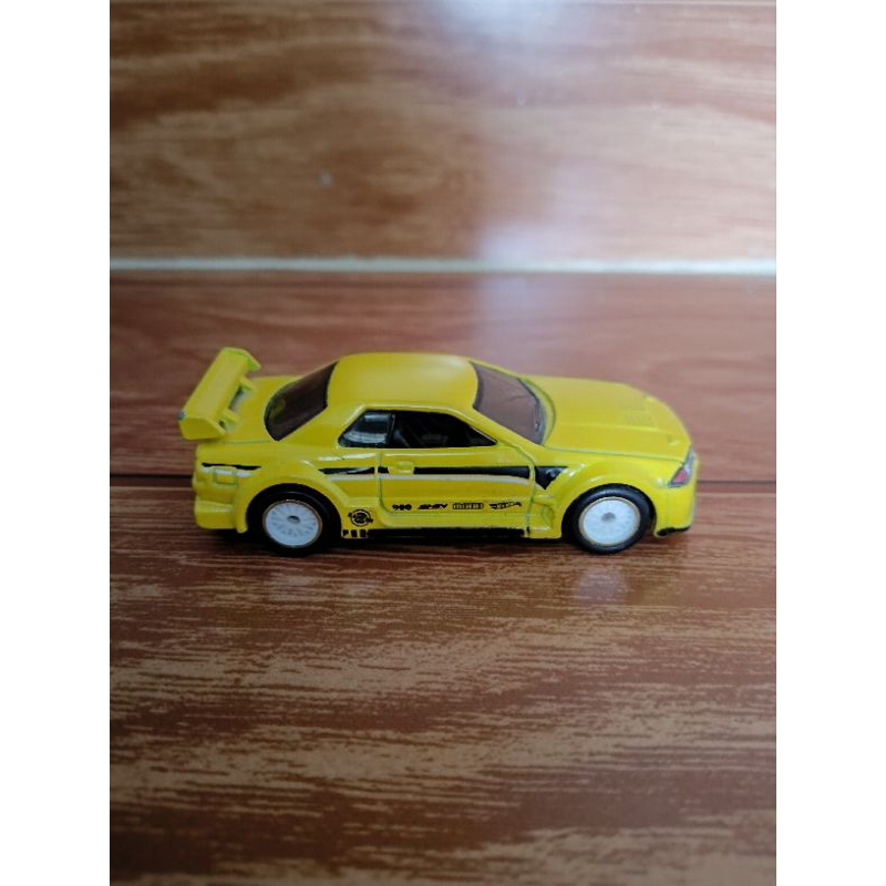 Hotwheels Nissan Skyline GTR R32 kuning swap ban karet