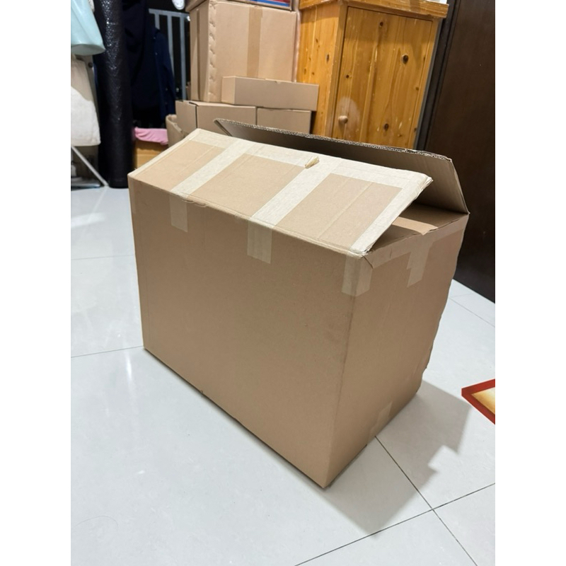

Kardus Bekas tebal coklatbarang import Polos double wall untuk pindahan uk. 55x36x41cm tebal 7 mm