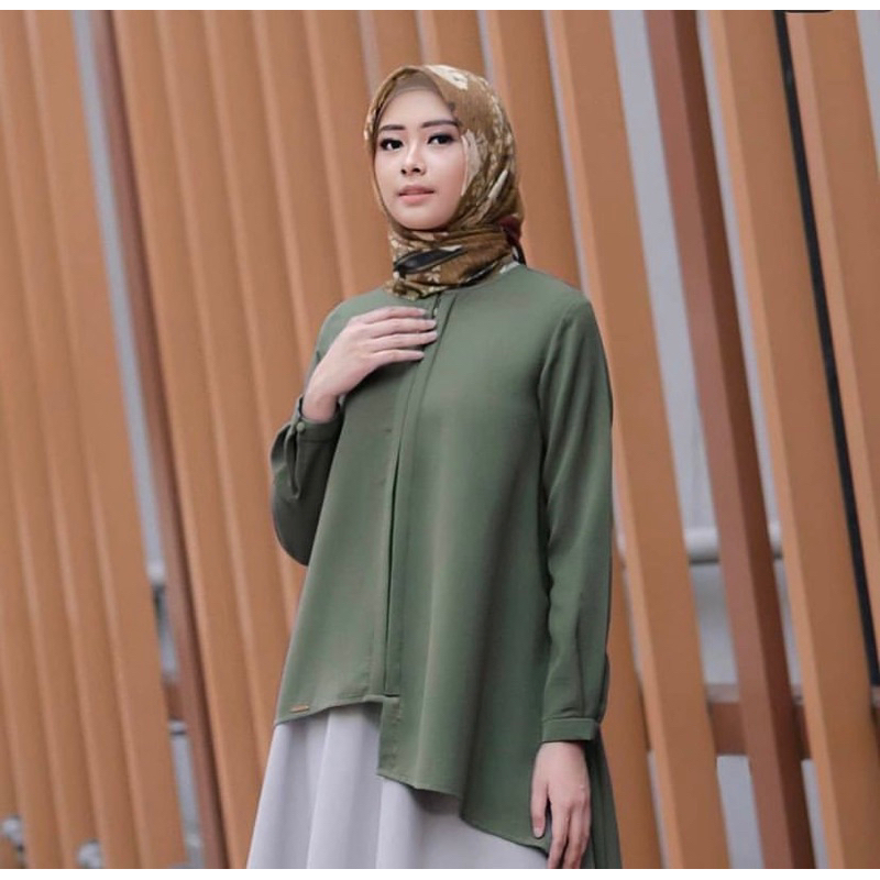 Ivory Blouse Wearing Klamby size S