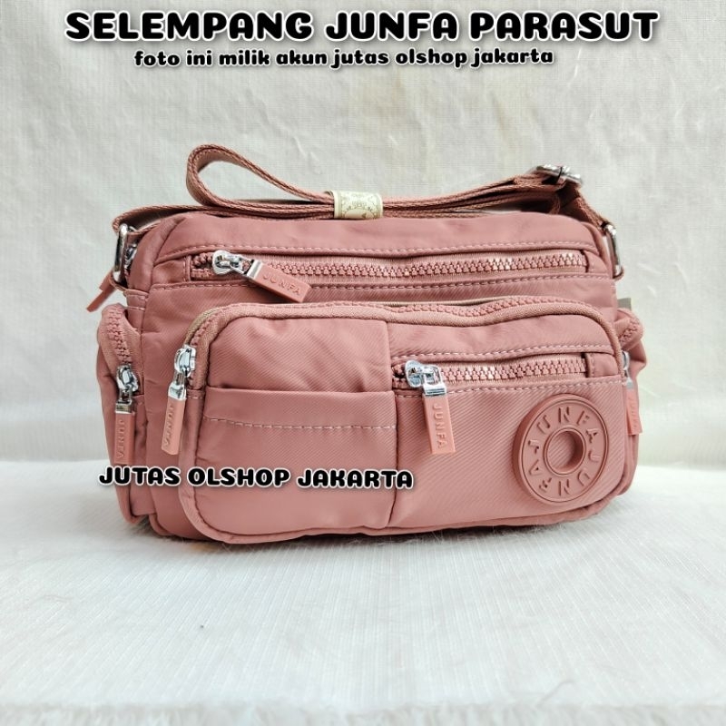 LAGI DISKON  TAS SELEMPANG JUNFA K9955-558 TERBARU BAHAN PARASUT