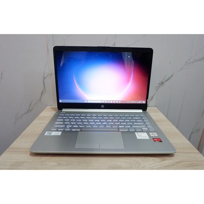 Laptop HP 14s-dk1524AU AMD Athlon Silver 3050U Ram 4Gb Ssd 512Gb SCU19152