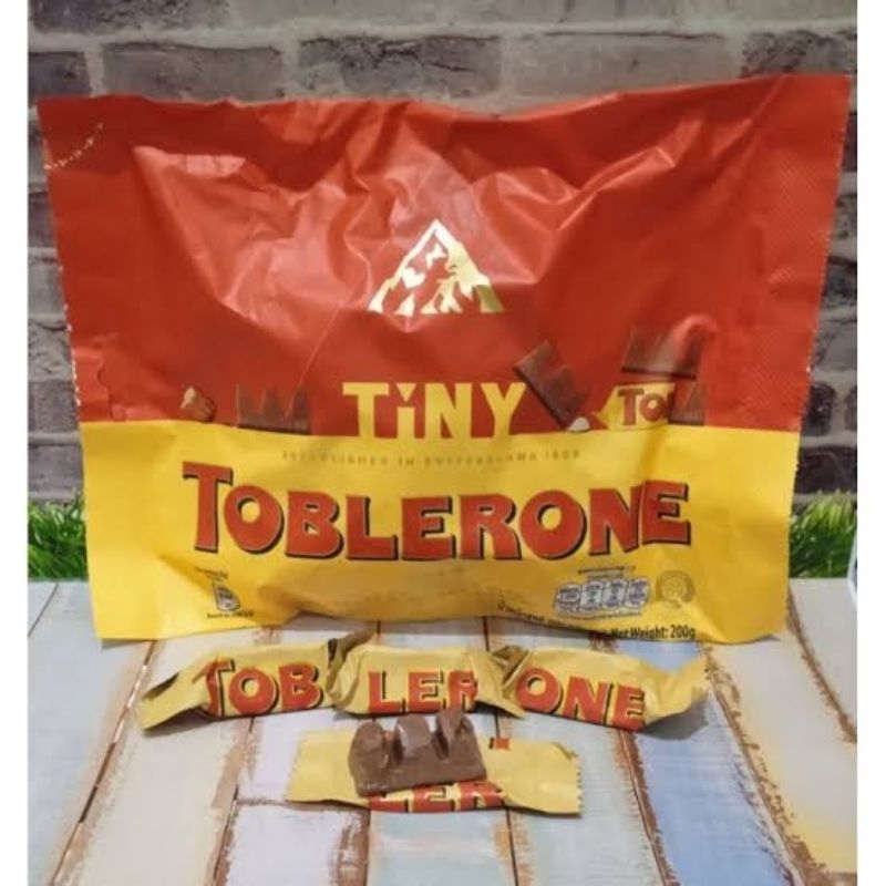 

tiny toblerone gold 200 gr isi 25 pcs