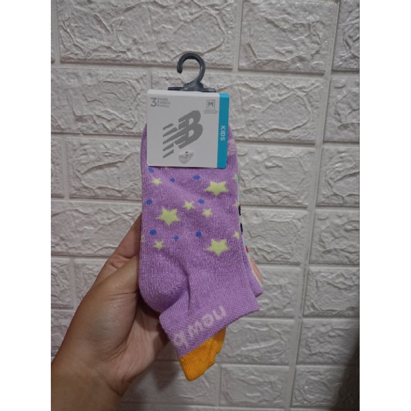 SALE Kaos kaki New Balance kids ukuran 27-32