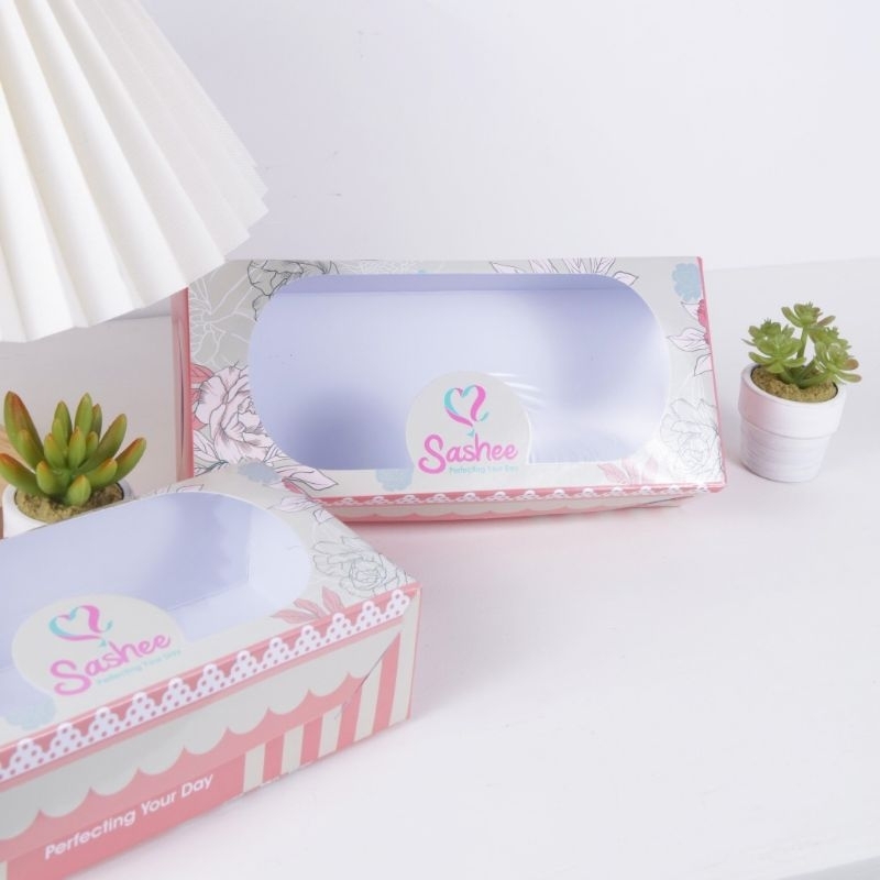 

Sashee Box - Box Hampers by Sashee - Kotak Kado - Kotak Kaos Kaki