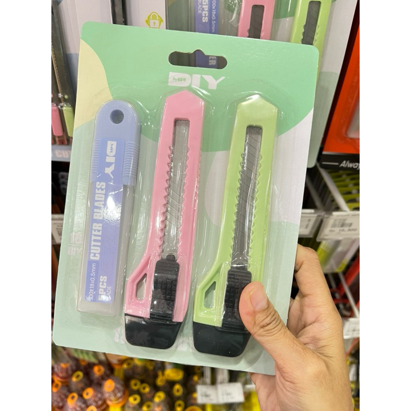 

2PC PISAU CUTTER FREE PISAU ISI ULANG PINK/PISAU PEMOTONG/CUTTER SUPER TAJAM