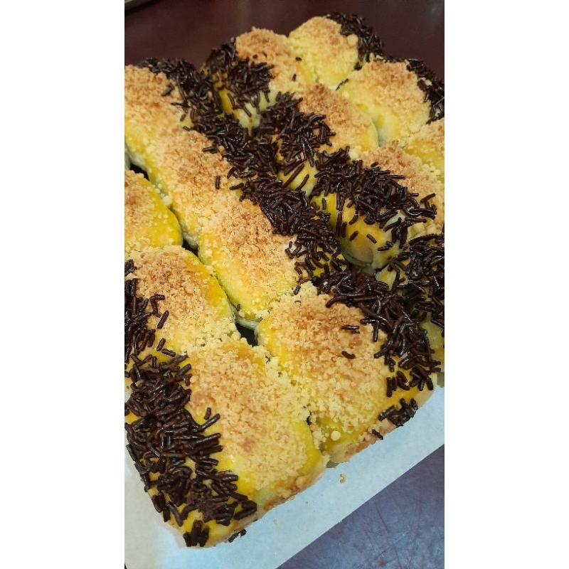 

HALAL BOLEN panas varian pisang cokelate 1 box isi 16 pcs bolen
