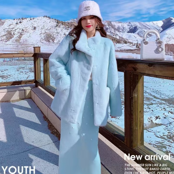 Mantel bulu beludru impor mewah "Mitologi Norse".