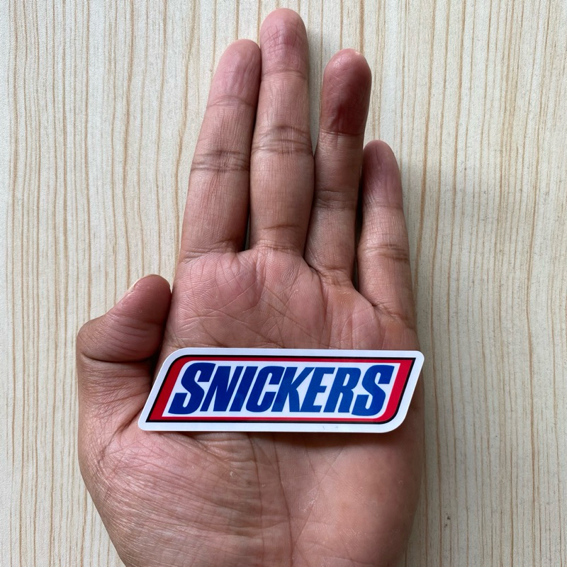 

Stiker laptop tumblr case helm Snickers
