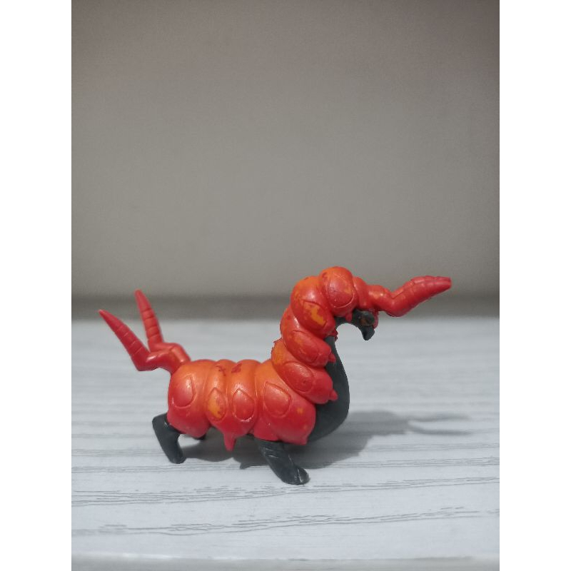 Figur Pokemon Scoliopede