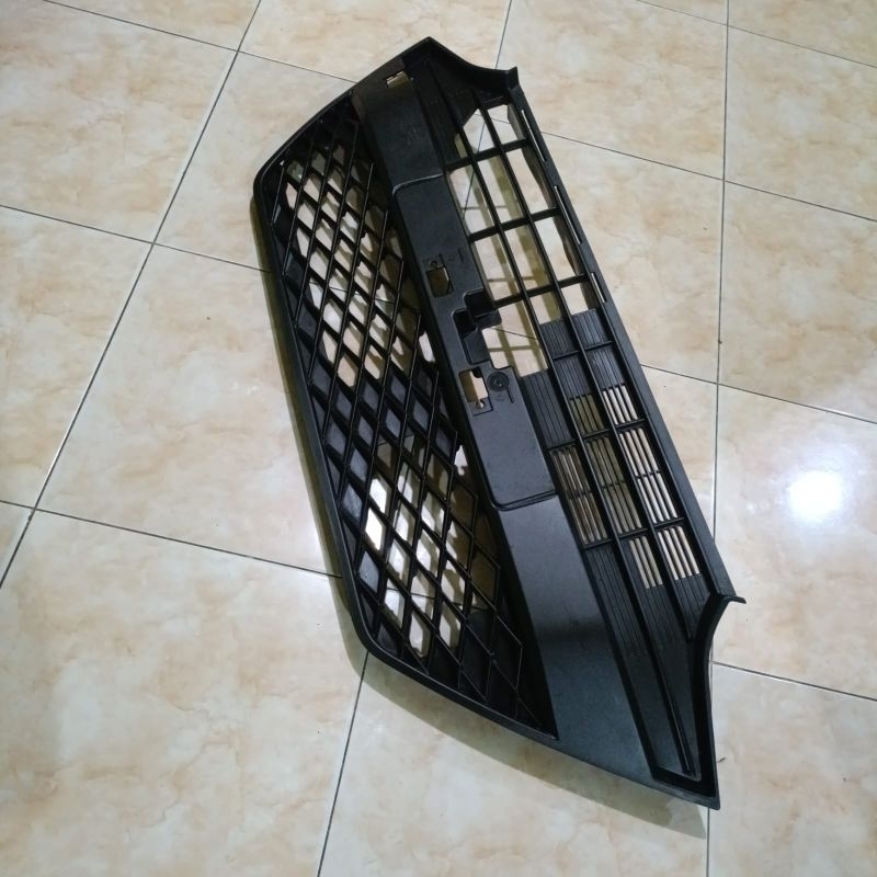 Grill Bemper depan Toyota Raize
