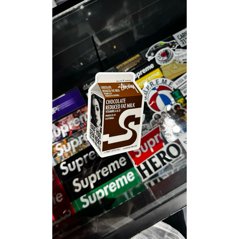 

STUSSY - FAT MILK STICKER