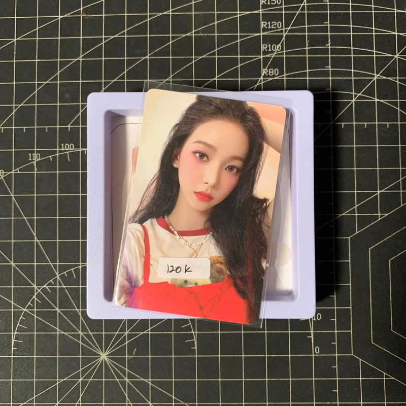 PHOTOCARD KARINA AESPA SEASON'S GREETINGS 2022 SG22