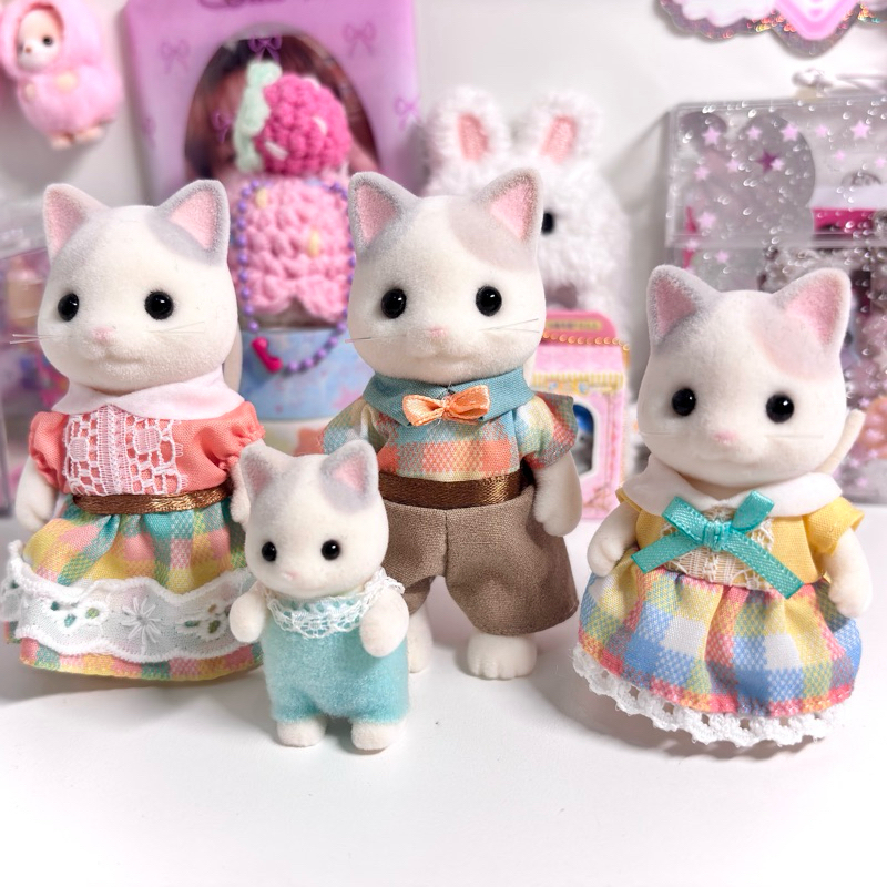 sylvanian families latte cat family