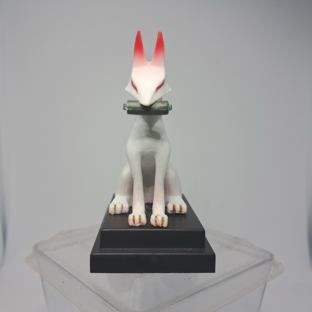 Trading figure patung rubah kitsune