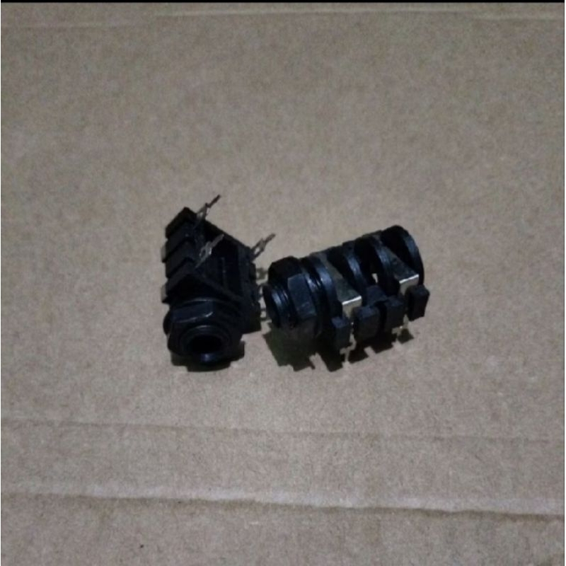 Soket akai Mono Kelabang6.5mm