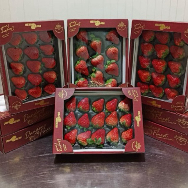 

Strawberry Import Fresh / Buah Strawberry Import Gift Box / Box