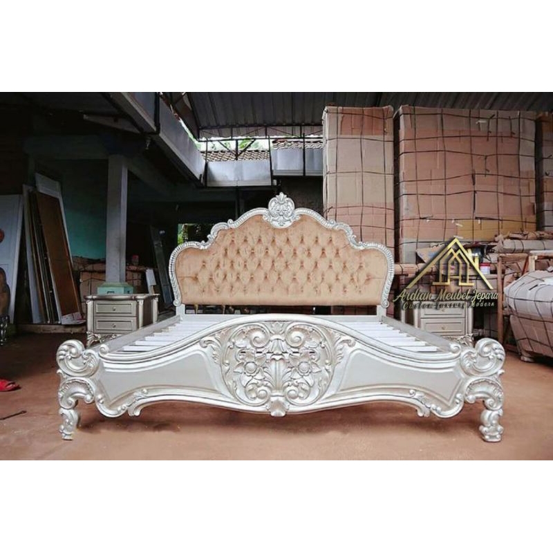 Divan ukir modern Tempat tidur jati solid