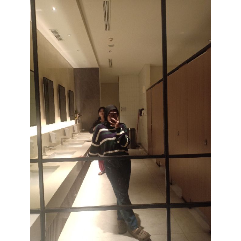 Sweater Rajut Crop Top, Lengan Balon Model Bergaris. Bahan Rajut Premium Tebal.Preloved By Esta